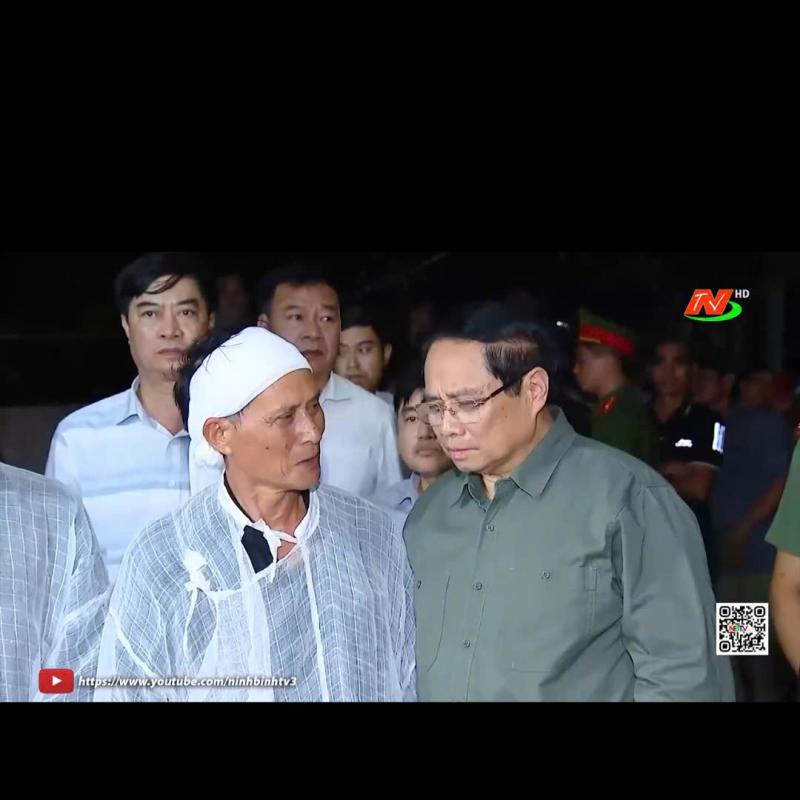 Tối ngày 30/9/2025, Thủ tướng Phạm Minh Chính đã đến thăm hỏi, động viên nhân dân tại xã Quỹ Nhất, tỉnh Ninh Bình, nơi chịu thiệt hại nặng nề về người và tài sản do ảnh hưởng của bão số 10.