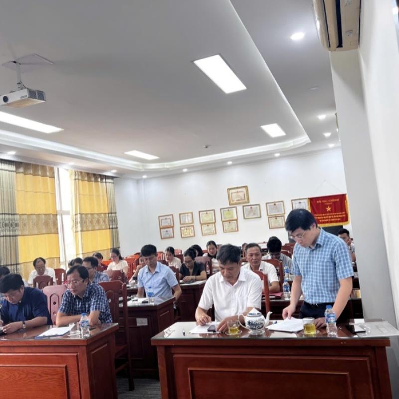 Đoàn công tác Kho bạc Nhà nước khu vực V làm việc với Phòng giao dịch số 10- KBNN khu vực V