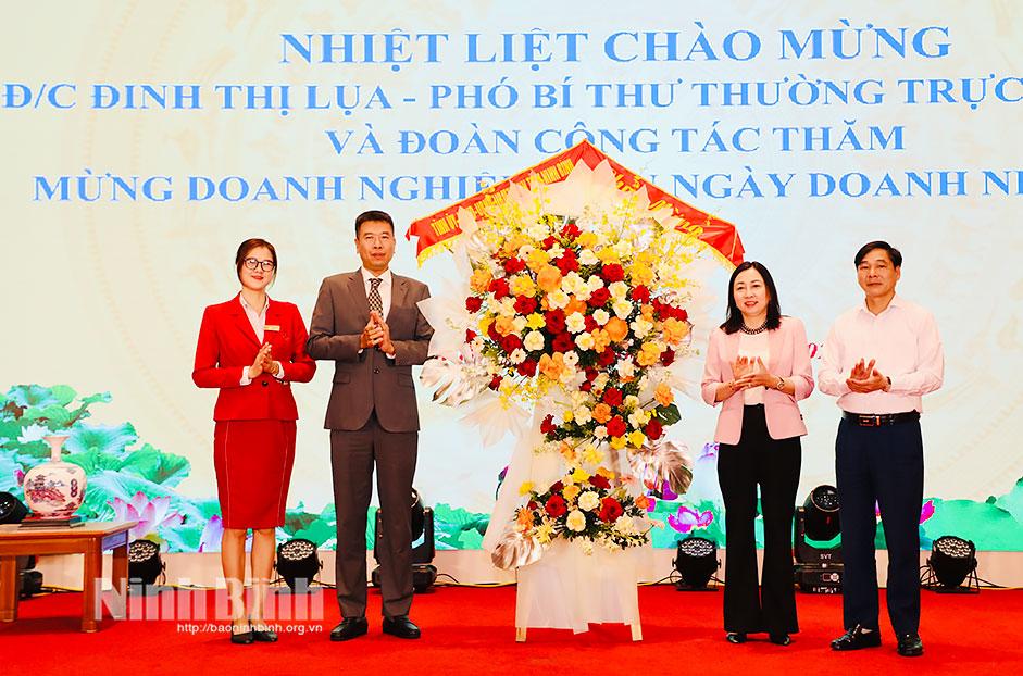 dong-chi-pho-bi-thu-thuong-truc-tinh-uy-dinh-thi-l.jpg