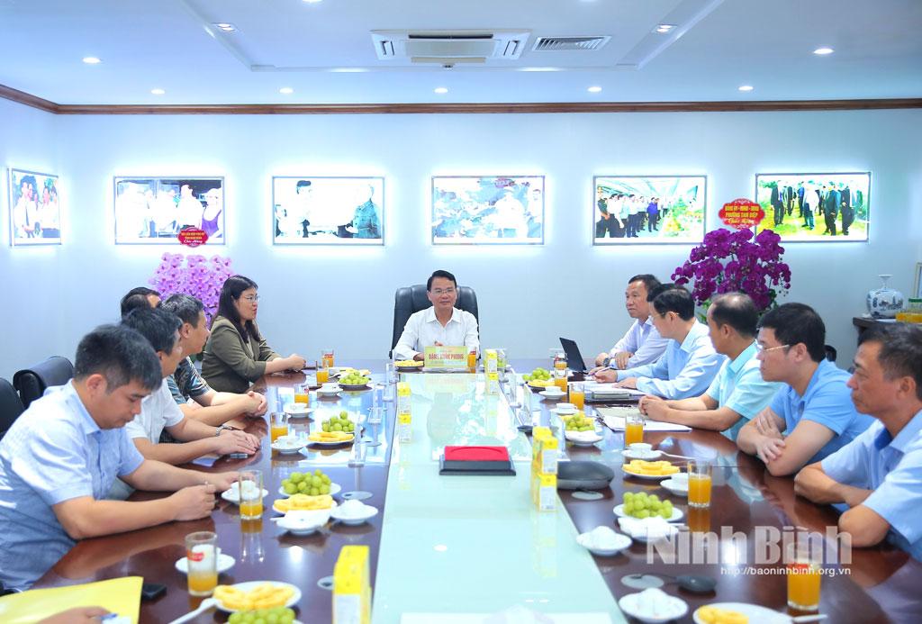 Đồng chí Bí thư Tỉnh ủy Đặng Xuân Phong thăm, khảo sát tình hình sản xuất, kinh doanh tại một số doanh nghiệp trên địa bàn tỉnh