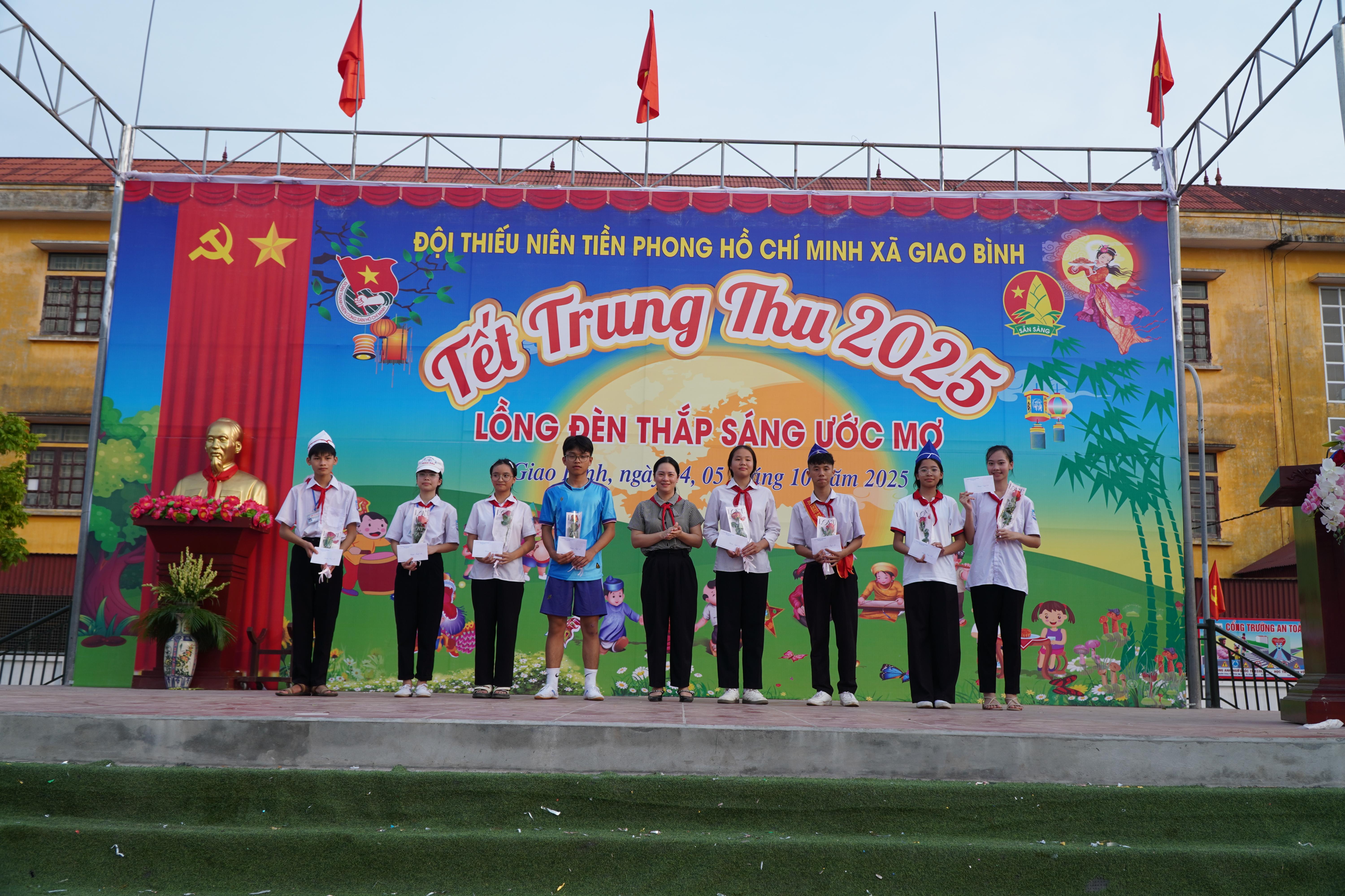 Xã Giao Bình tổ chức Lễ bế mạc và trao thưởng Tết trung thu năm 2025