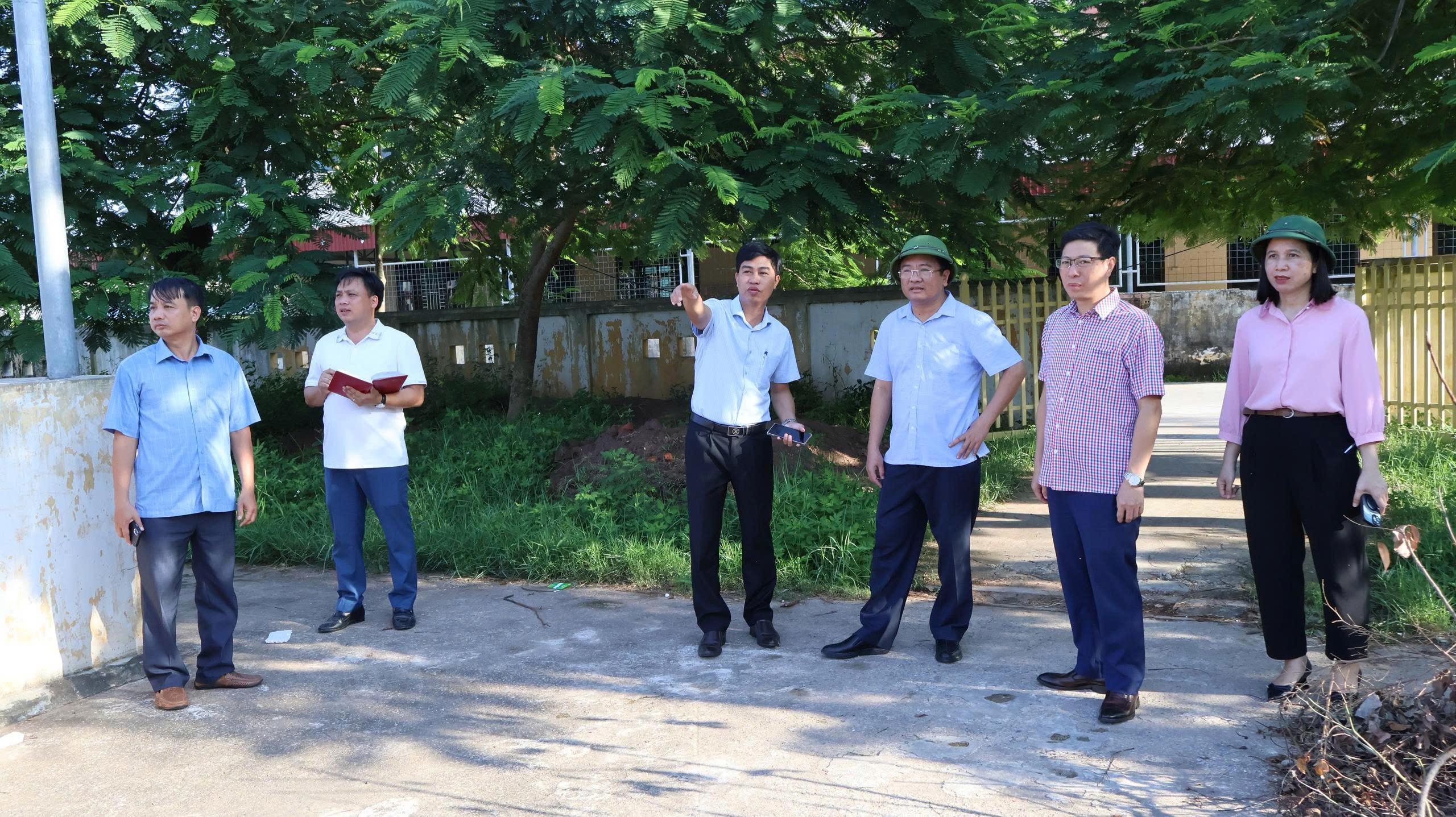 Đảng ủy-HĐND-UBND xã Giao Ninh kiểm tra các điều kiện chuẩn bị năm học mới 2025-2026 tại các cơ sở giáo dục trên địa bàn xã