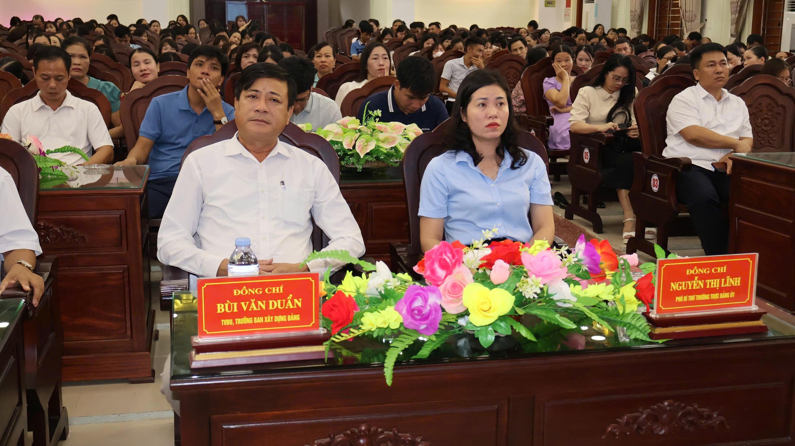 Đảng ủy xã Giao Ninh tổ chức Hội nghị tập huấn, bồi dưỡng chính trị hè năm 2025