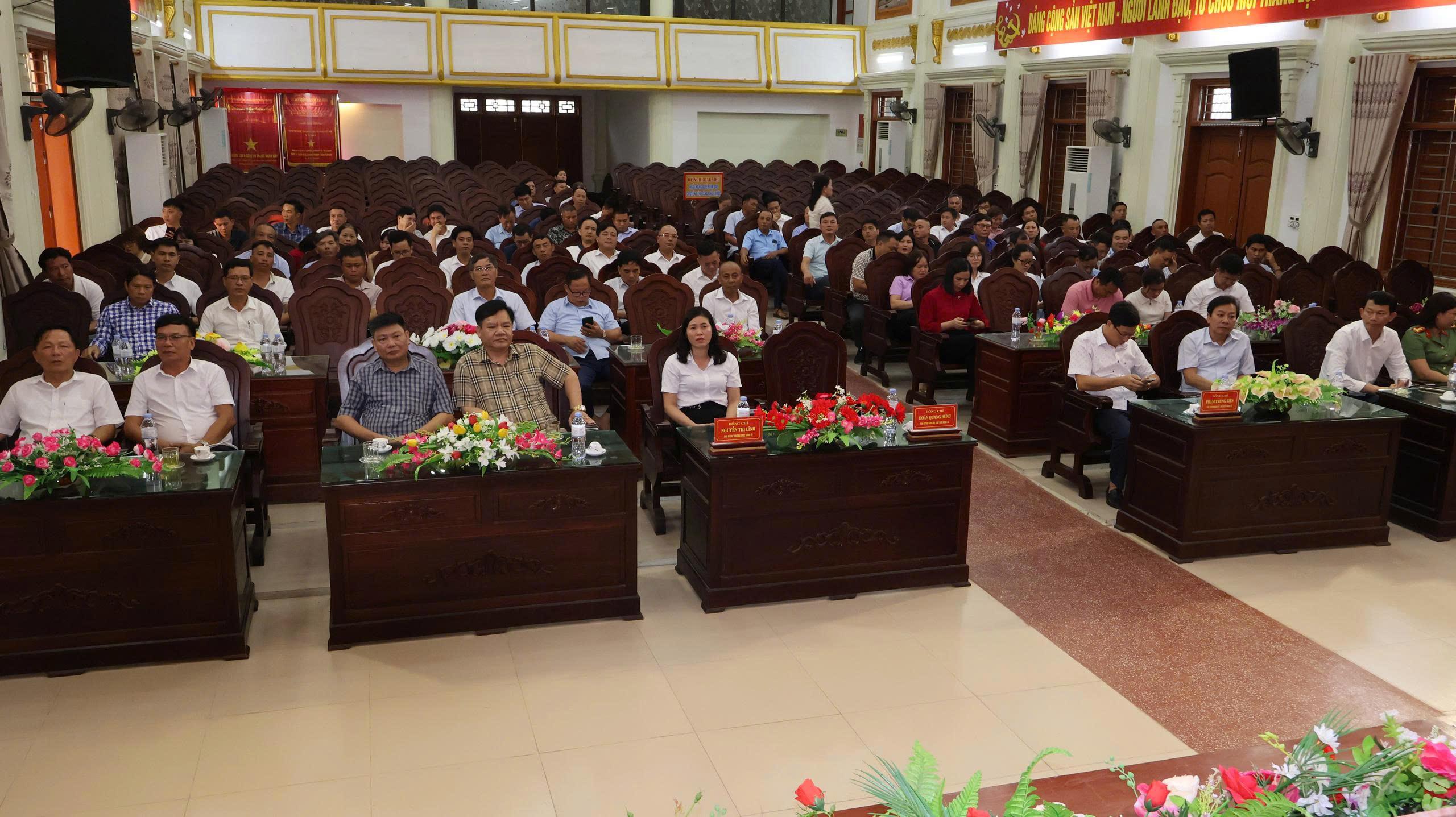 Đảng ủy- HĐND-UBND-UBMTTQ xã Giao Ninh tổ chức Hội nghị gặp mặt nhân dịp Đại hội Đại biểu Đảng bộ xã Giao Ninh lần thứ I, nhiệm kỳ 2025-2030