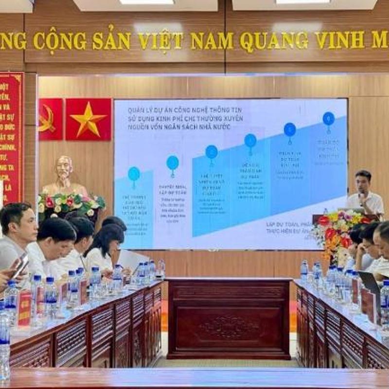 Ninh Bình triển khai kế hoạch, giới thiệu các giải pháp chuyển đổi số toàn diện