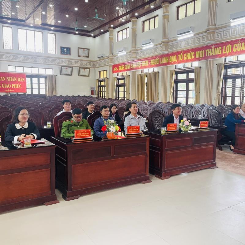 Ủy ban nhân dân xã Giao Phúc tổ chức Hội nghị công bố Quyết định bổ nhiệm Chánh Văn phòng HĐND & UBND.