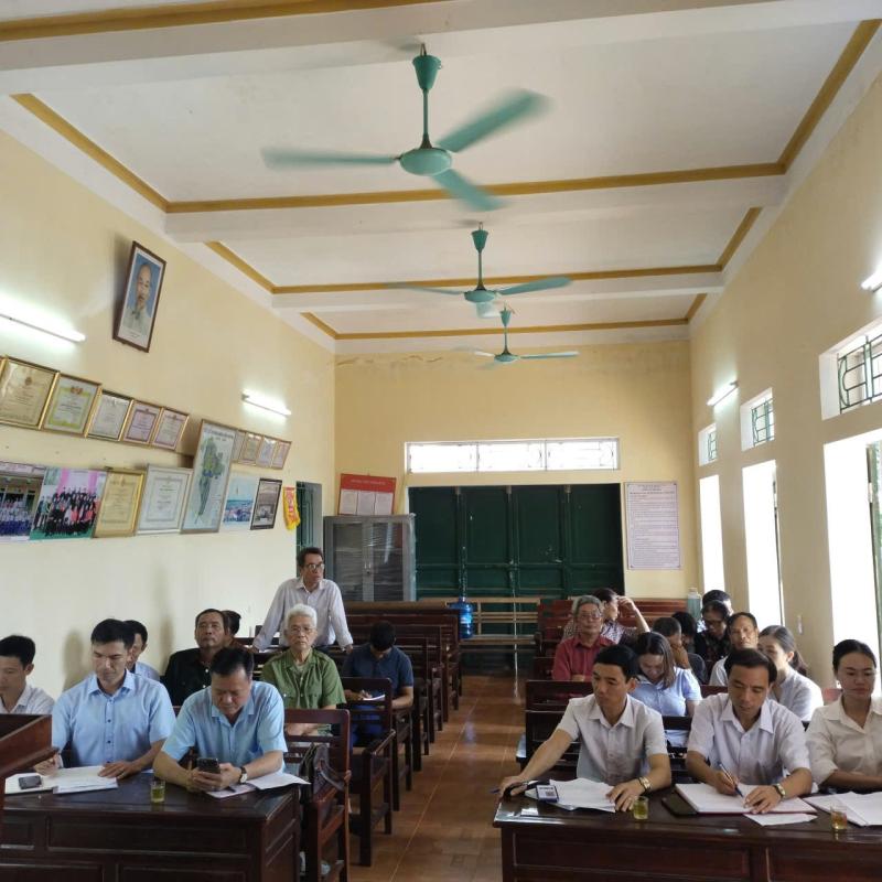 Đảng ủy xã Hiển Khánh thành lập đoàn công tác xuống cơ sở làm việc với các chi bộ