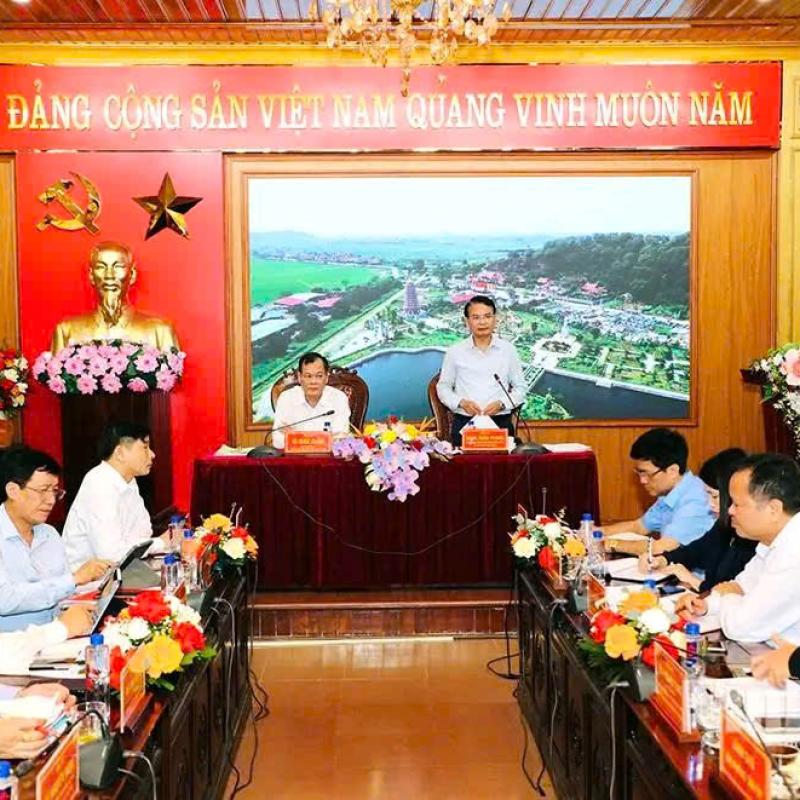 Đồng chí Bí thư Tỉnh ủy Đặng Xuân Phong làm việc với Thường trực Đảng ủy các xã:   Vụ Bản, Hiển Khánh, Liên Minh, Minh Tân