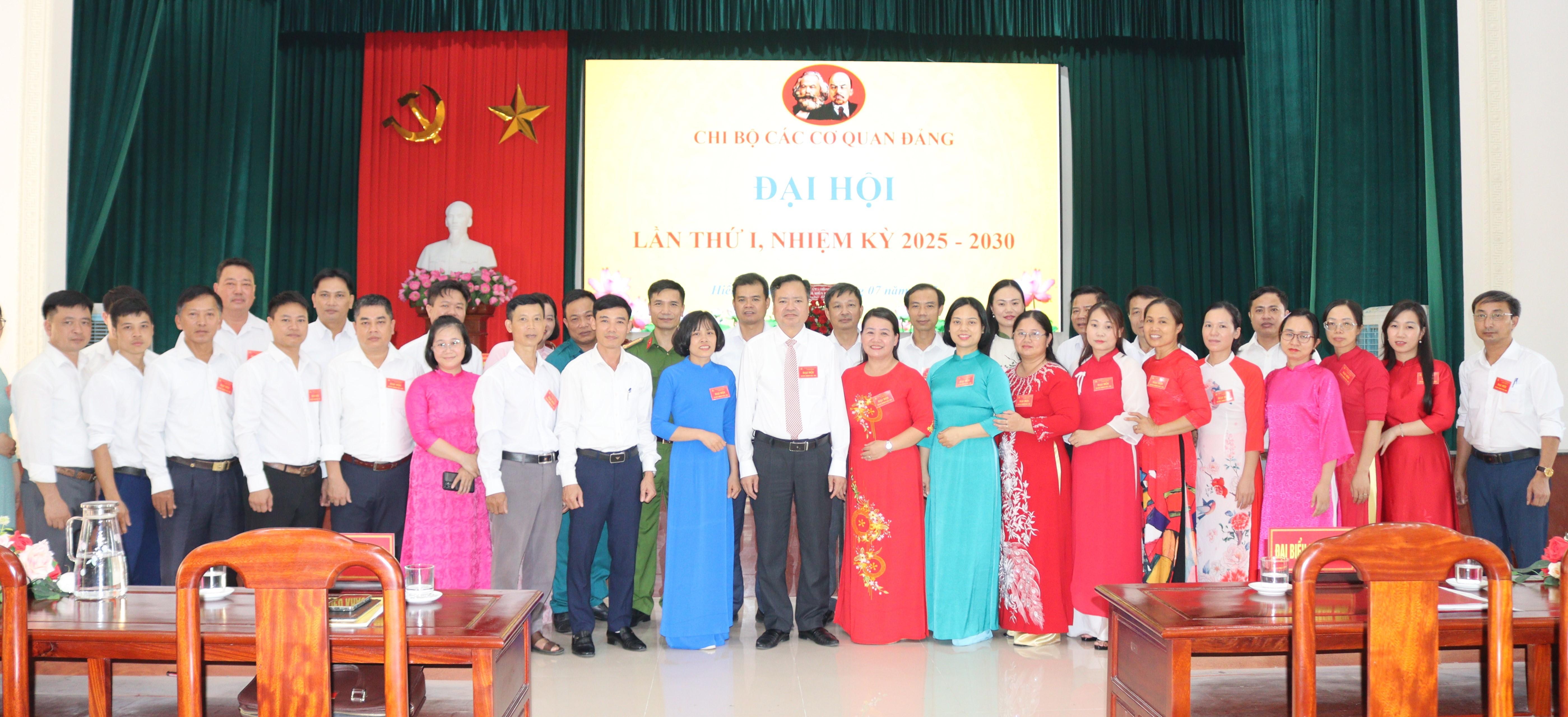 Đại hội Chi bộ các cơ quan Đảng Đảng bộ xã Hiển Khánh lần thứ nhất nhiệm kỳ 2025 – 2030.