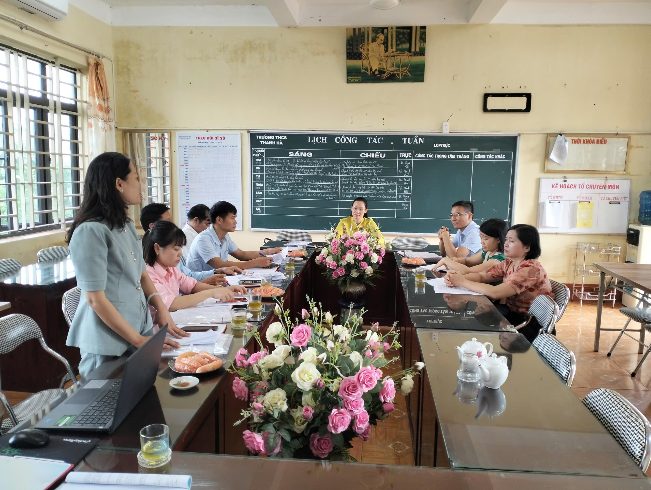 Giám sát việc thực hiện Nghị quyết số 18/2024/NQ-HĐND, ngày 08/11/2024 của HĐND tỉnh Hà Nam quy định các khoản thu, mức thu dịch vụ phục vụ, hỗ trợ hoạt động giáo dục ngoài học phí đối với cơ sở giáo dục công lập của tỉnh Hà Nam.