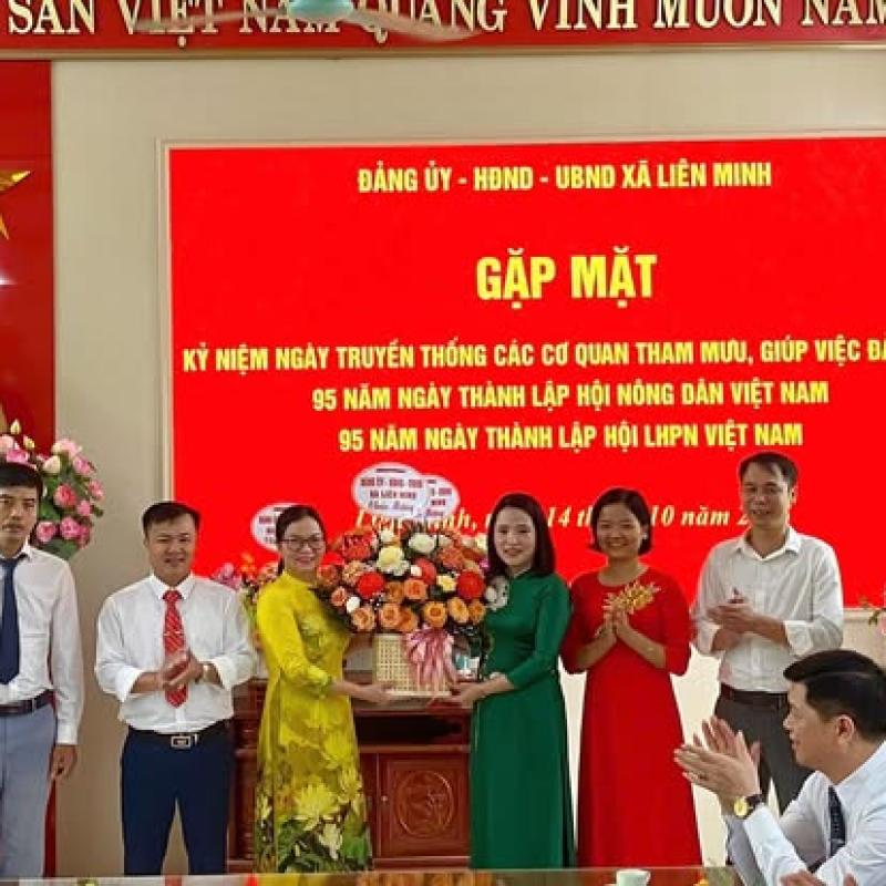 GẶP MẶT NGÀY TRUYỀN THỐNG CÁC CƠ QUAN THAM MƯU, GIÚP VIỆC ĐẢNG ỦY, HỘI NÔNG DÂN, HỘI LIÊN HIỆP PHỤ NỮ