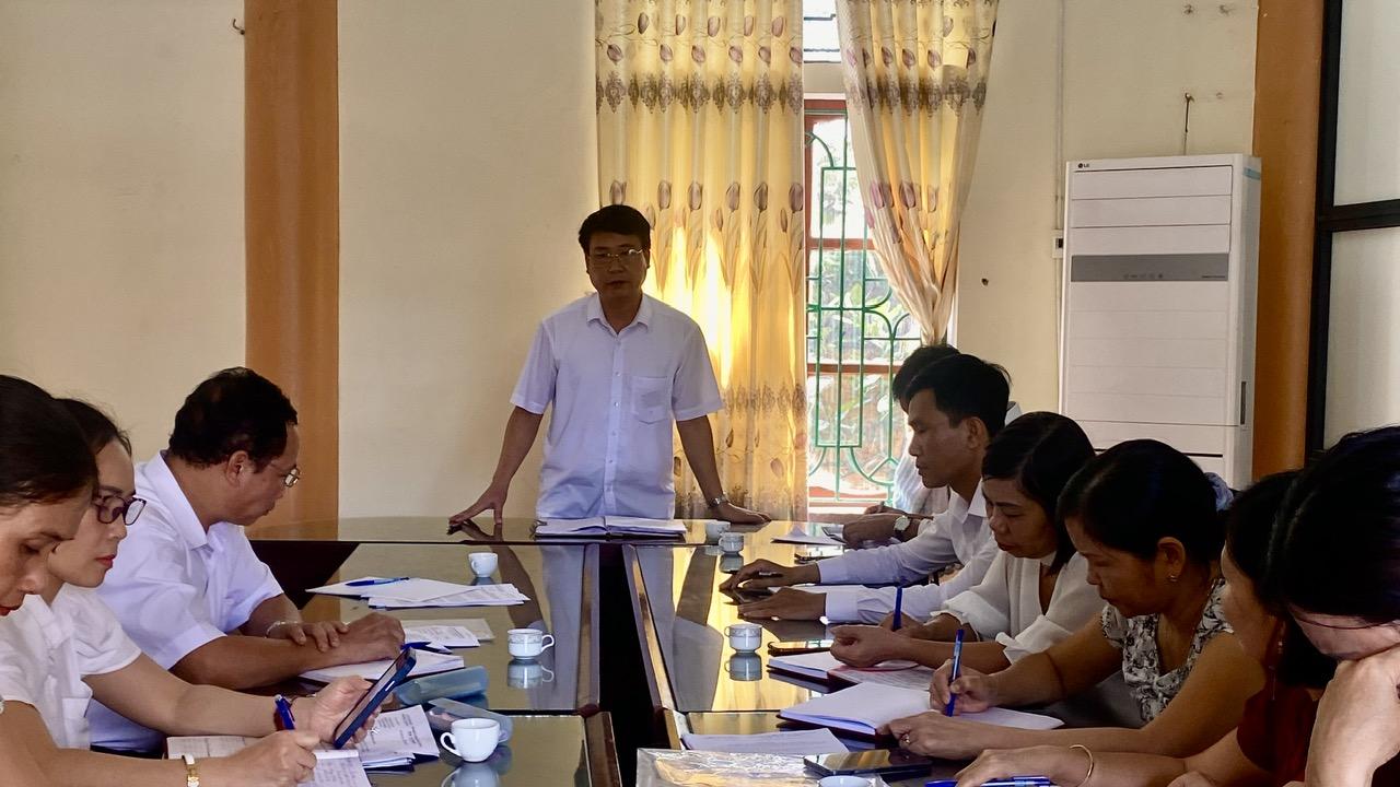 Hội nghị triển khai các nhiệm vụ trọng tâm chuẩn bị cho năm học mới, nghe các trường báo cáo kế hoạch tổ chức Lễ khai giảng năm học mới 2025 - 2026.