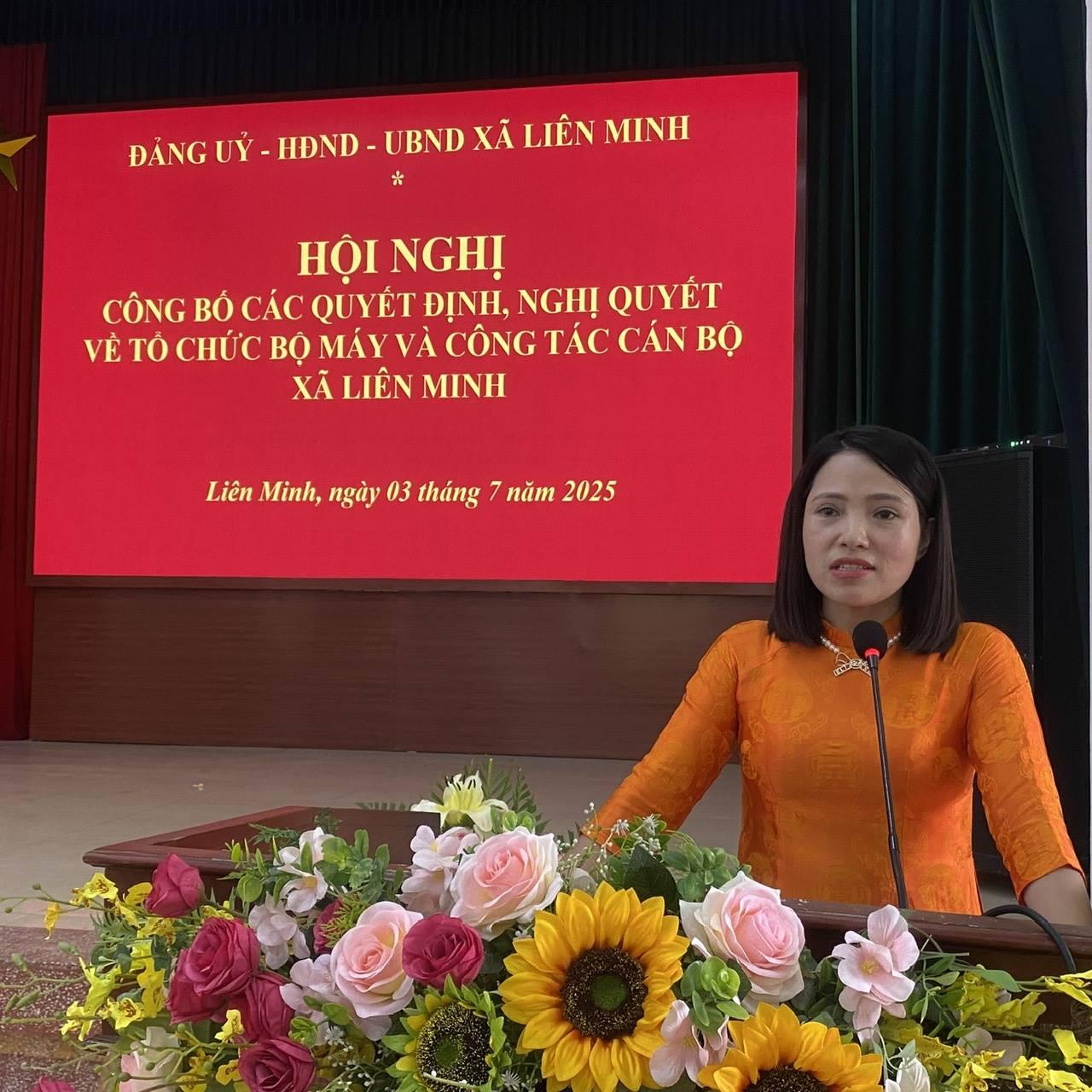 Hội nghị công bố công bố các Quyết định, Nghị quyết về tổ chức bộ máy và công tác cán bộ xã Liên Minh, tỉnh Ninh Bình.