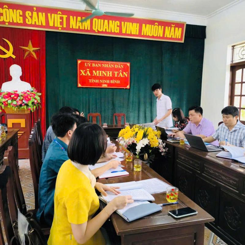 Đoàn kiểm tra của sở Nội vụ về kiểm tra công tác cải cách hành chính xã Minh Tân năm 2025