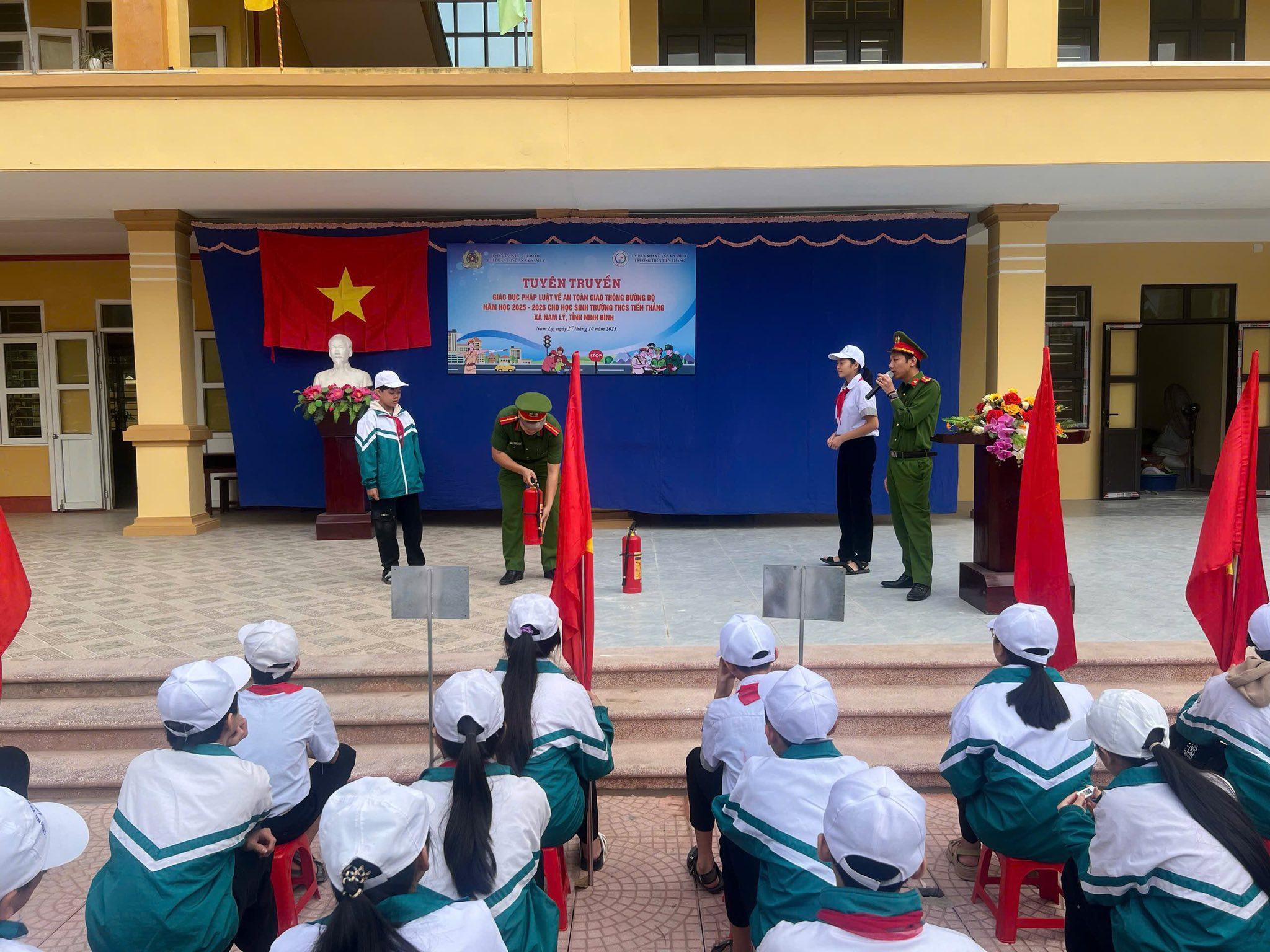 âng cao ý thức an toàn – Chung tay xây dựng trường học an toàn, văn minh