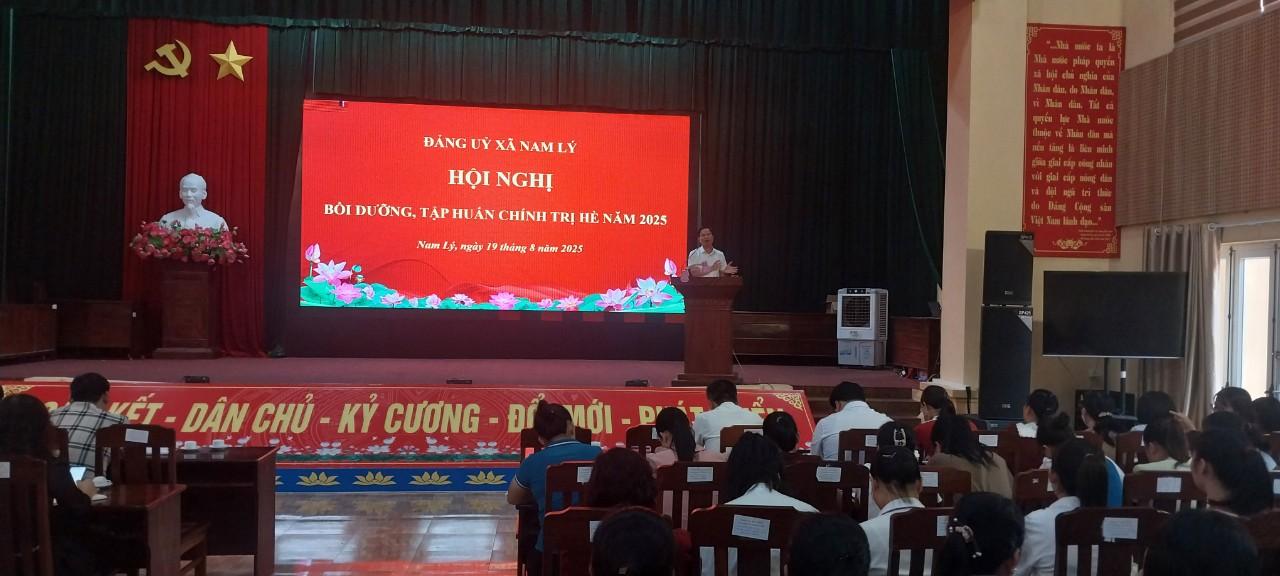 Hội nghị bồi dưỡng, tập huấn lý luận chính trị hè 2025 xã Nam Lý