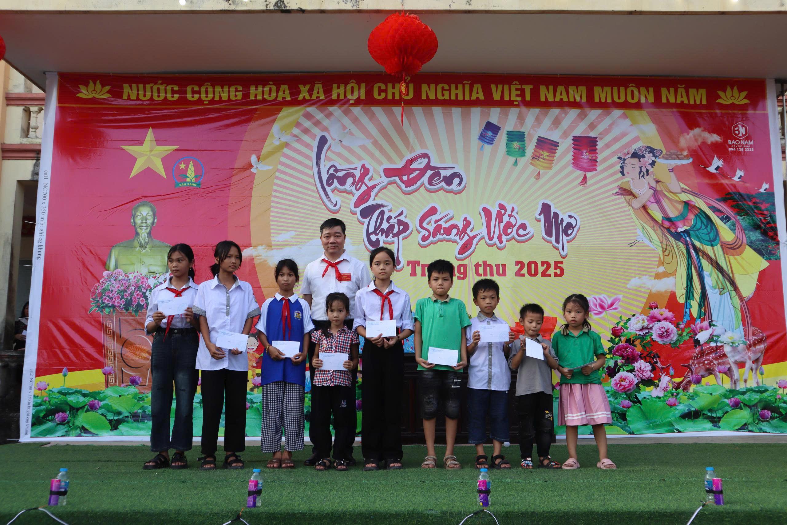 z7081091349325-8abe2c96eac26491ecf576bcd1881852.jpg