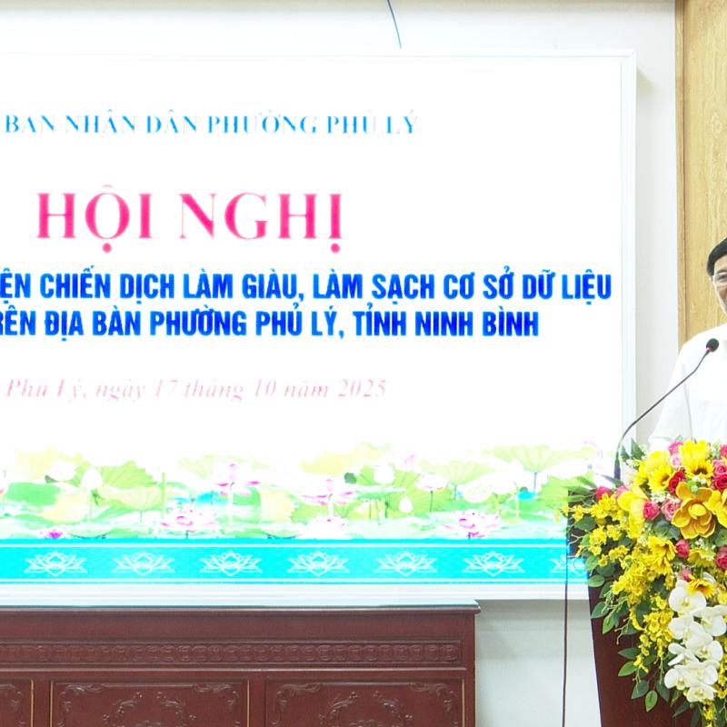 UBND phường Phủ Lý tổ chức hội nghị triển khai thực hiện chiến dịch làm giàu, làm sạch cơ sở dữ liệu về đất đai trên địa bàn phường Phủ Lý, tỉnh Ninh Bình.