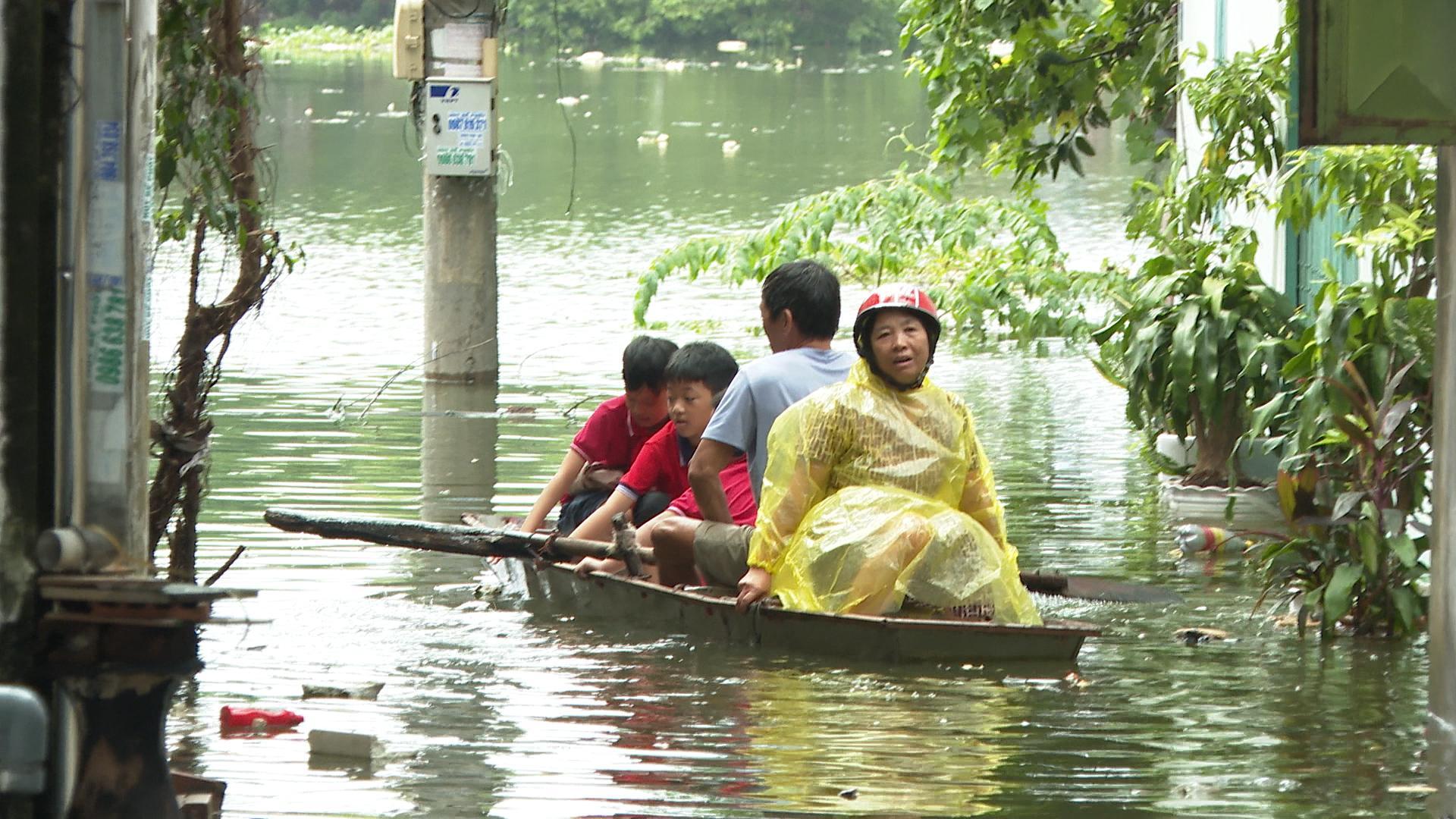 Phường Phủ Lý triển khai công tác ứng phó với bão số 10 và mưa lũ trên địa bàn.