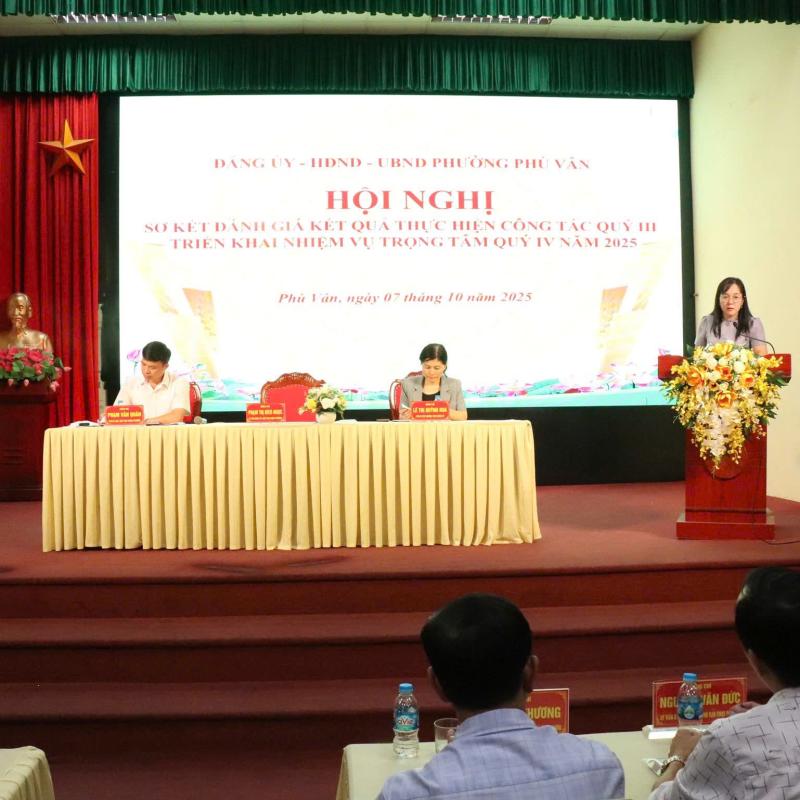 Đảng ủy – HĐND -UBND phường Phù Vân tổ chức hội nghị sơ kết đánh giá kết quả thực hiện công tác quý III, triển khai nhiệm vụ trọng tâm quý IV năm 2025.