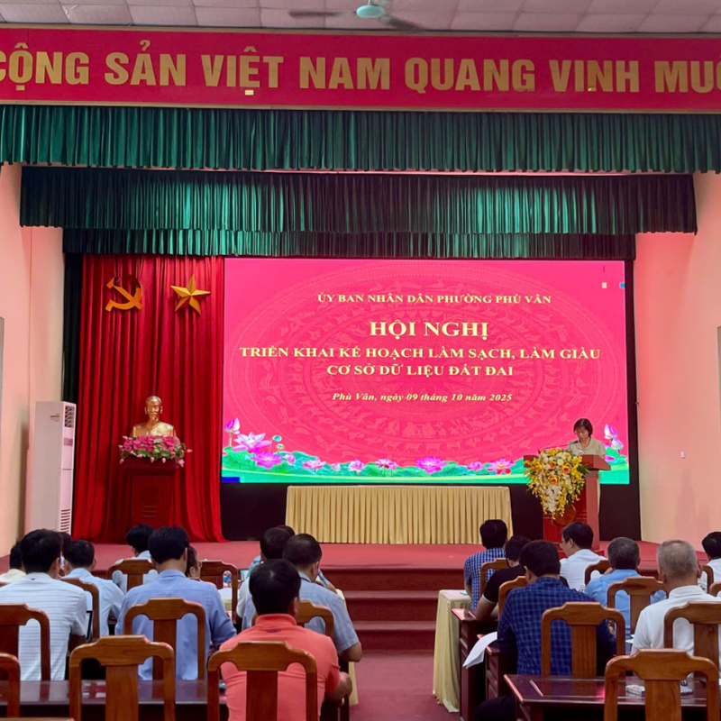 UBND PHƯỜNG PHÙ VÂN, TỈNH NINH BÌNH TỔ CHỨC HỘI NGHỊ TRIỂN KHAI KẾ HOẠCH LÀM GIÀU, LÀM SẠCH CƠ SỞ DỮ LIỆU QUỐC GIA VỀ ĐẤT ĐAI TRÊN ĐỊA BÀN PHƯỜNG.