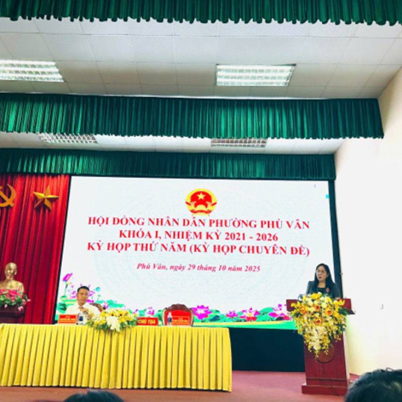 HỘI ĐỒNG NHÂN DÂN PHƯỜNG PHÙ VÂN TỔ CHỨC KỲ HỌP THỨ NĂM (KỲ HỌP CHUYÊN ĐỀ) KHÓA I, NHIỆM KỲ 2021 - 2026