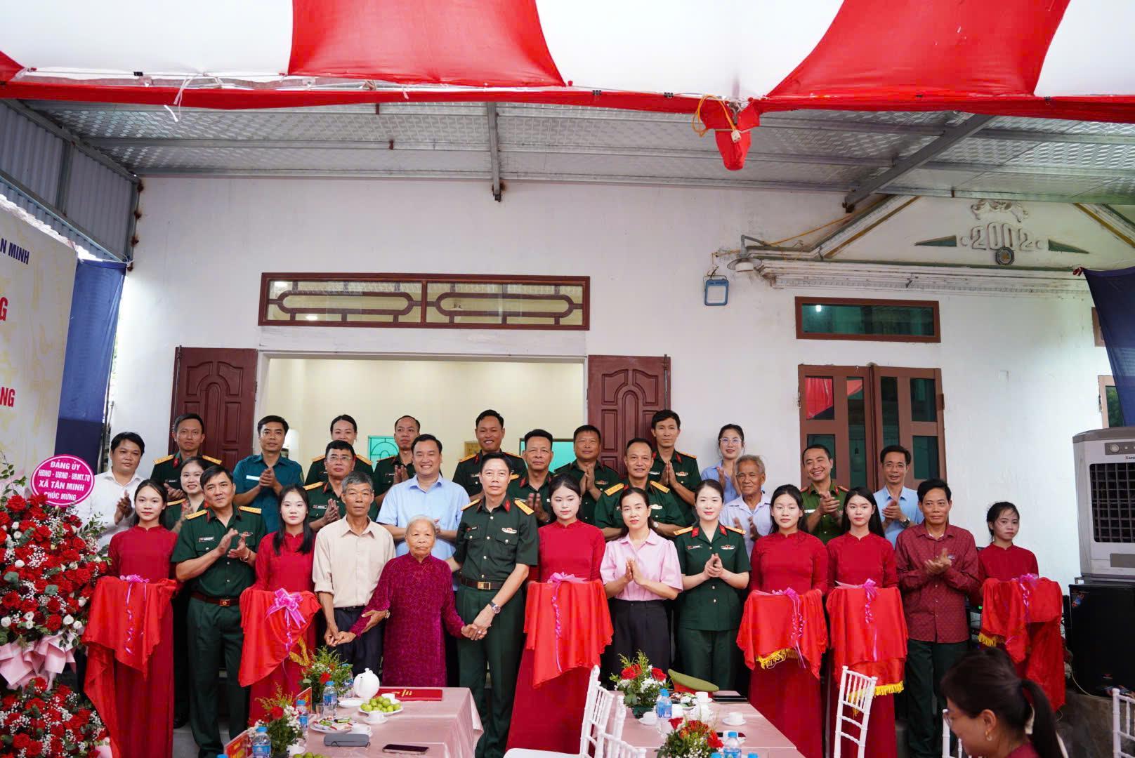 TRAO TẶNG NHÀ TÌNH THƯƠNG CHO BÀ TRẦN THỊ LỘC