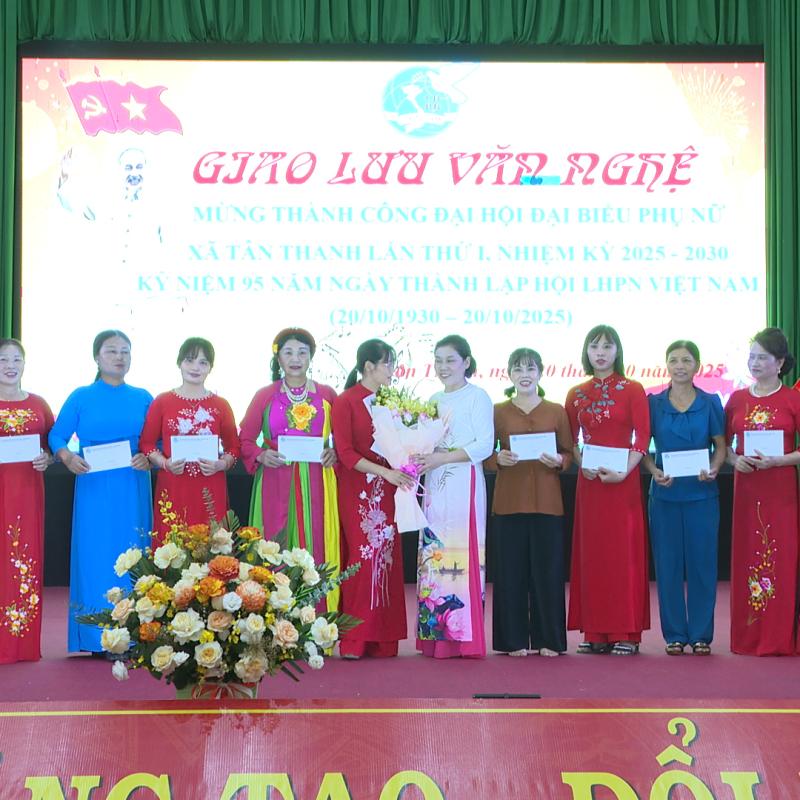 Tân Thanh: HPN xã tổ chức liên hoan văn nghệ Chào mừng thành công ĐH HPN xã và Kỷ niệm 95 năm ngày thành lập Hội LHPN Việt Nam 20/10.