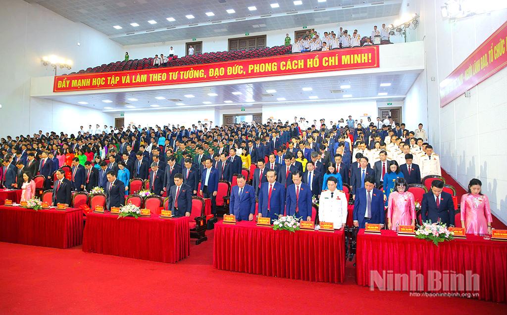 mot-so-hinh-anh-ngay-lam-viec-thu-nhat-phien-tru-b-1.jpg