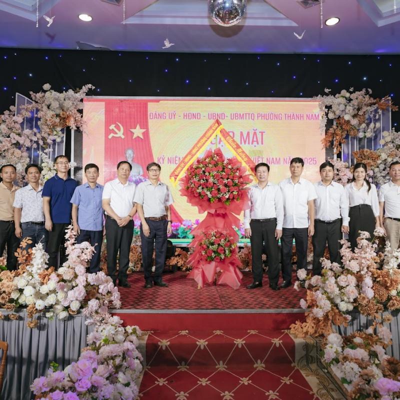 Phường Thành Nam gặp mặt doanh nghiệp, doanh nhân nhân kỷ niệm Ngày Doanh nhân Việt Nam 13/10.