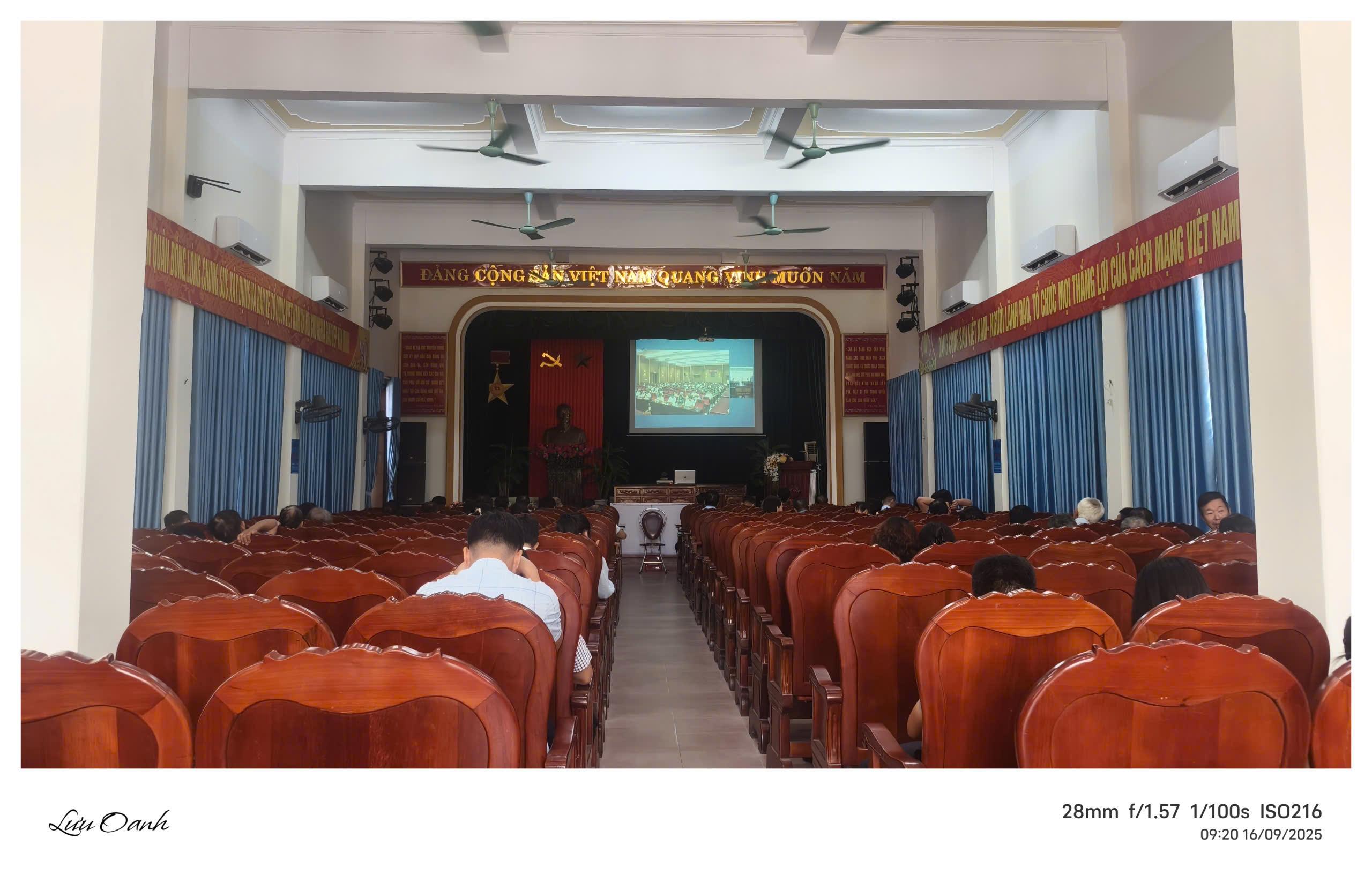 HỘI NGHỊ QUÁN TRIỆT VÀ TRIỂN KHAI THỰC HIỆN  CÁC NGHỊ QUYẾT CỦA BỘ CHÍNH TRỊ