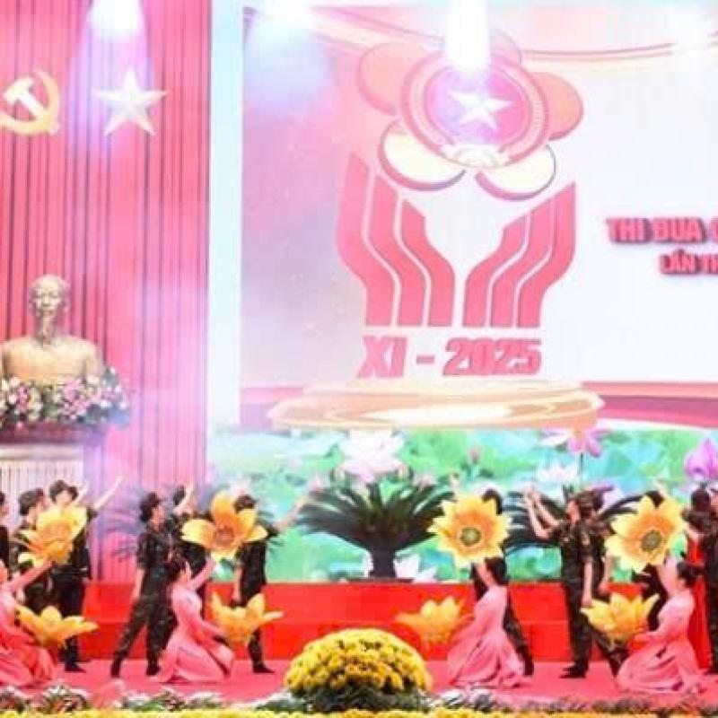 Nhân lên điển hình thi đua