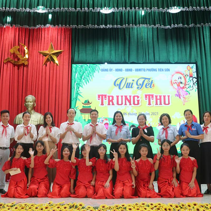 Đảng ủy, HĐND, UBND, Ủy ban MTTQ phường Tiên Sơn tổ chức Chương trình văn nghệ nhân dịp Tết Trung thu năm 2025