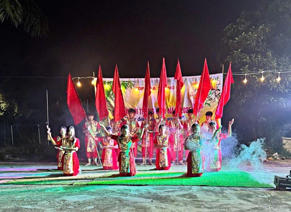 hoa-trung-bb.jpg