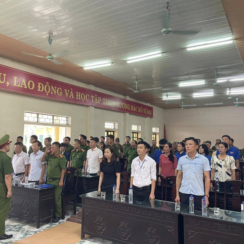 CÔNG AN XÃ VẠN THẮNG TỔ CHỨC LỄ RA QUÂN CAO ĐIỂM TẤN CÔNG, TRẤN ÁP TỘI PHẠM TRÊN ĐỊA BÀN XÃ