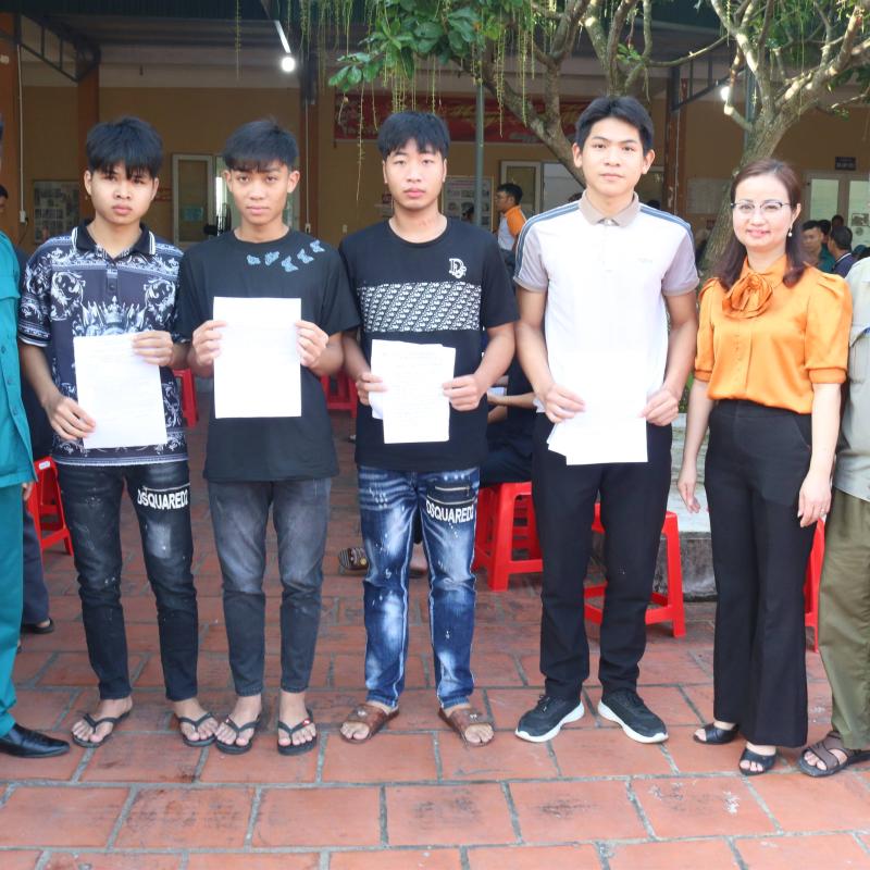 XÃ VẠN THẮNG TỔ CHỨC KHÁM SƠ TUYỂN NGHĨA VỤ QUÂN SỰ NĂM 2026