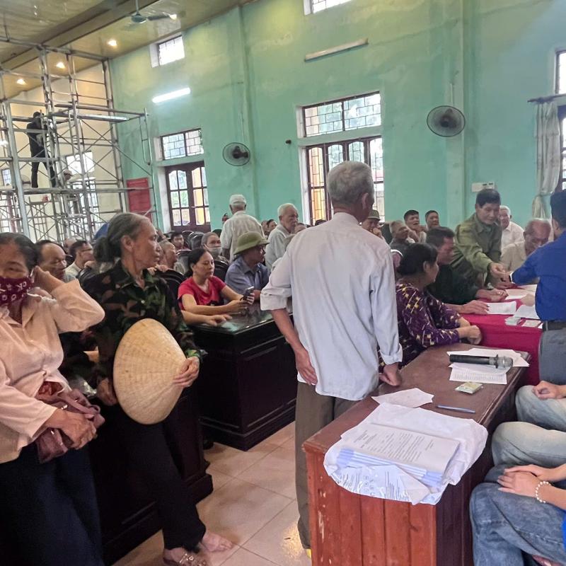 Công tác phát quà cho người có công sau sáp nhập xã Vũ Dương