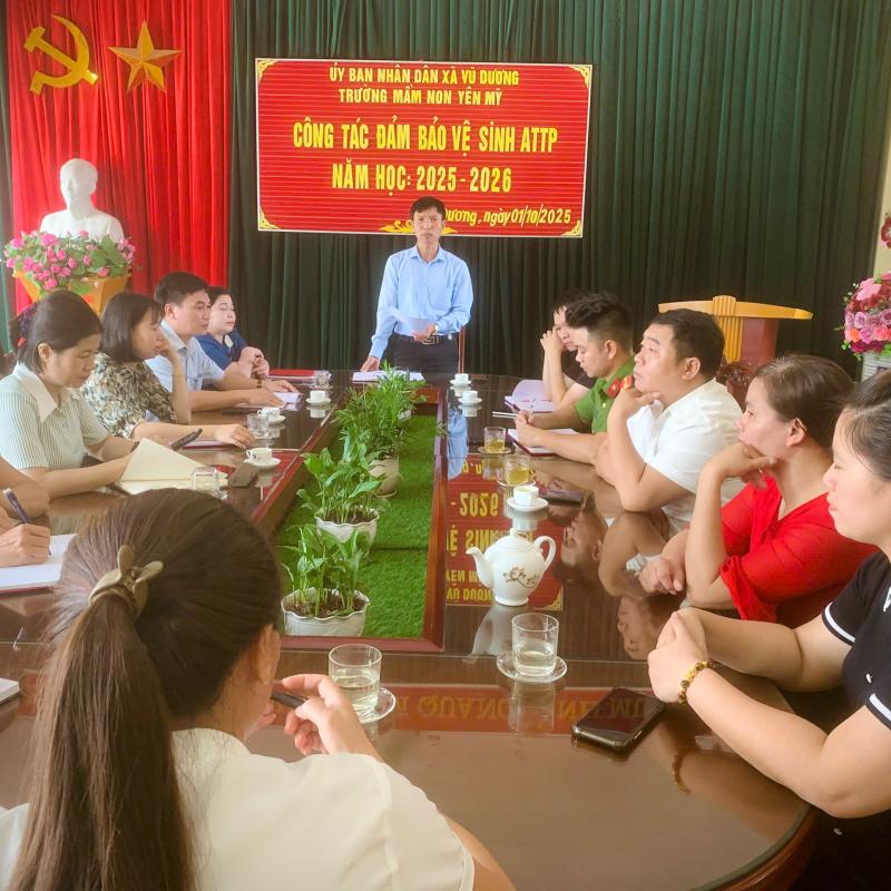 Xã Vũ Dương tăng cường kiểm tra an toàn thực phẩm dịp Tết Trung thu
