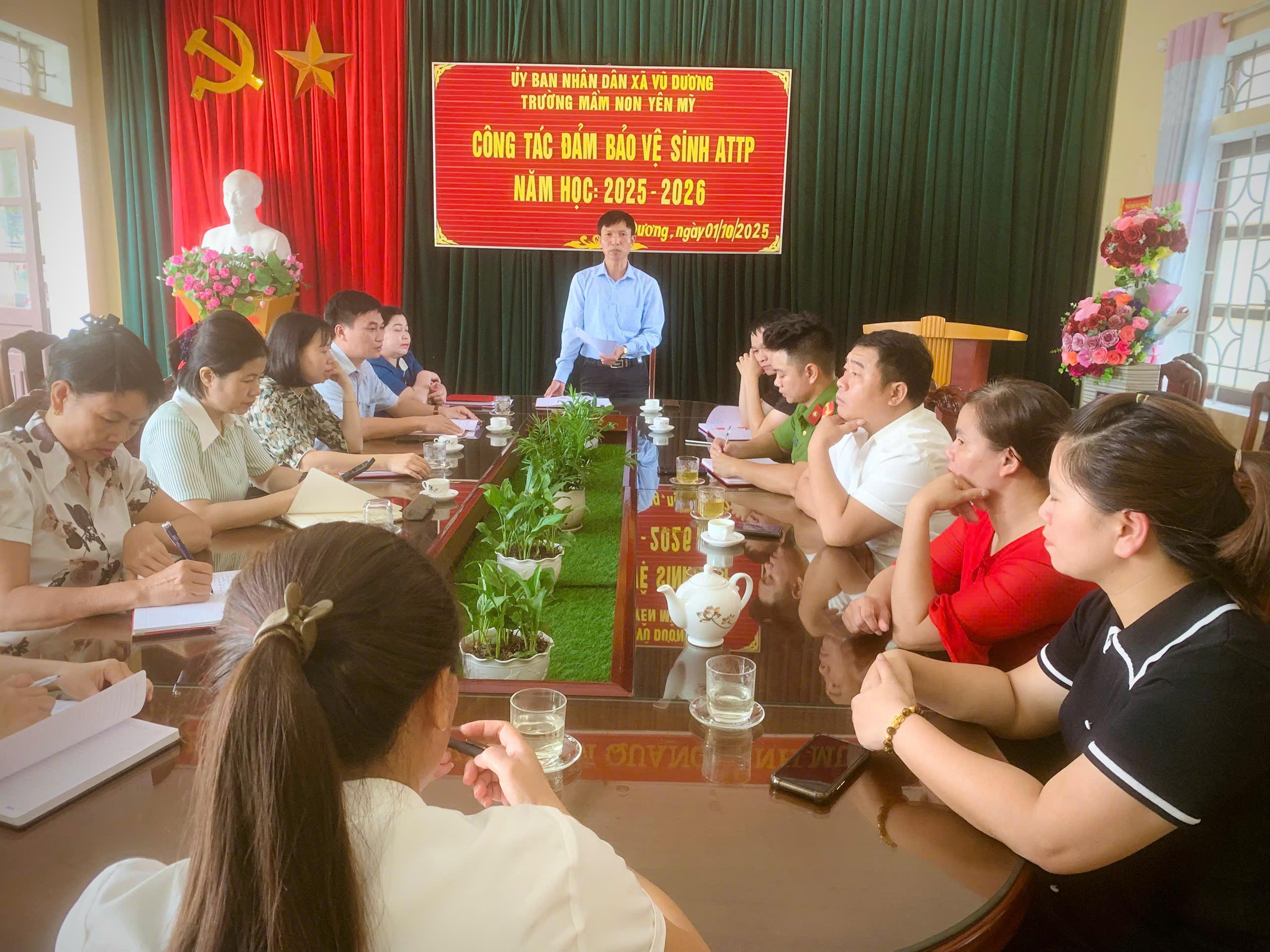 Xã Vũ Dương tăng cường kiểm tra an toàn thực phẩm dịp Tết Trung thu
