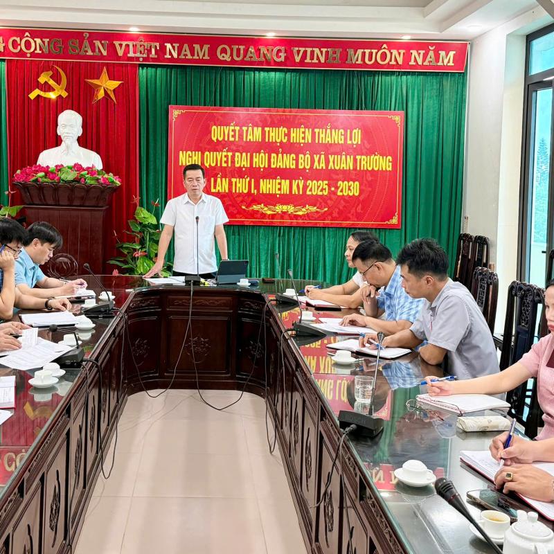 Hội nghị giao ban Thường trực Đảng ủy - HĐND - UBND xã Quý IV-2025