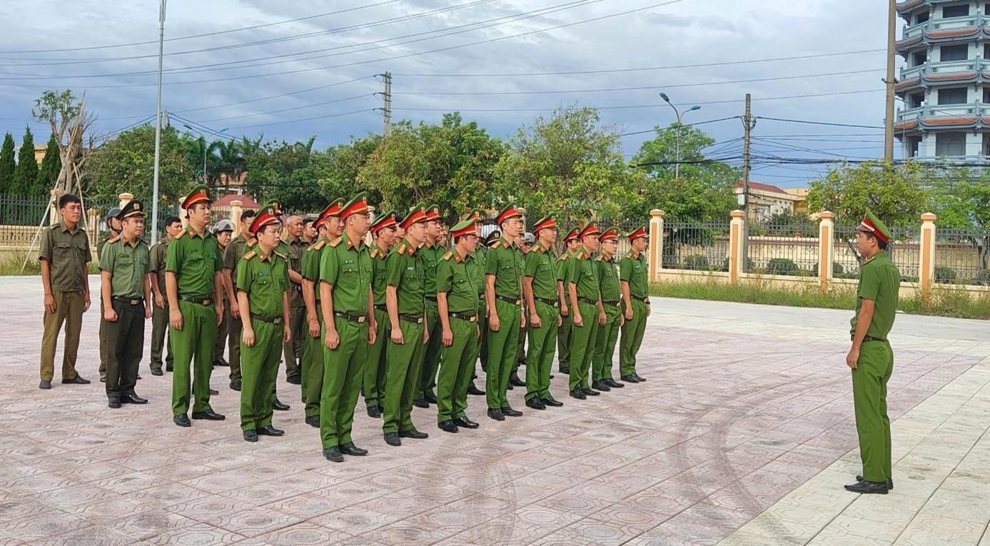 CÔNG AN XÃ XUÂN TRƯỜNG TỔ CHỨC LỄ RA QUÂN THỰC HIỆN ĐỢT CAO ĐIỂM TẤN CÔNG, TRẤN ÁP TỘI PHẠM